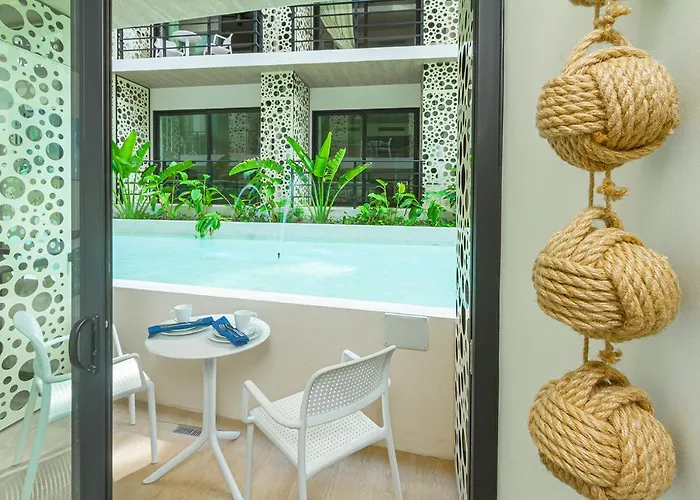 The Boat, Relax And Party, 2 Blocks From The Sea And 5th Ave 200 Mb Aparthotel
